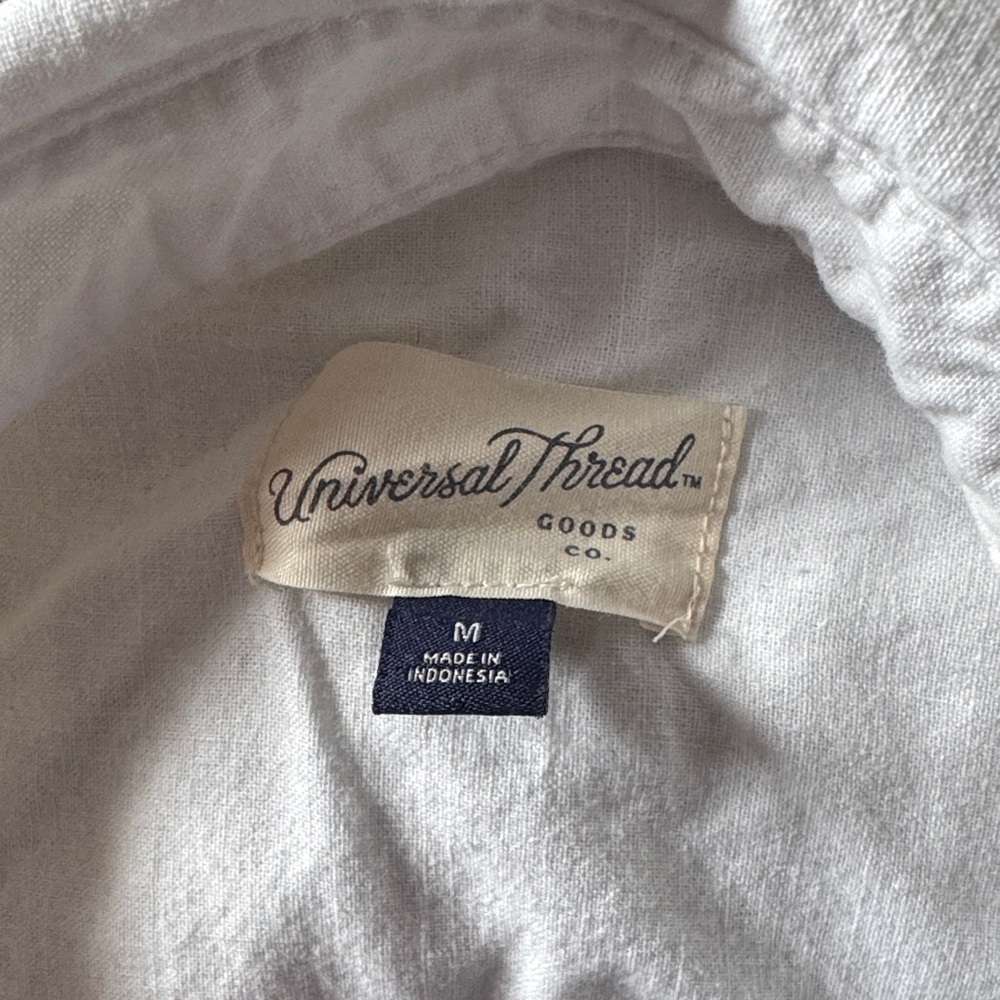 Universal Thread white Blouse - Picture 2 of 2